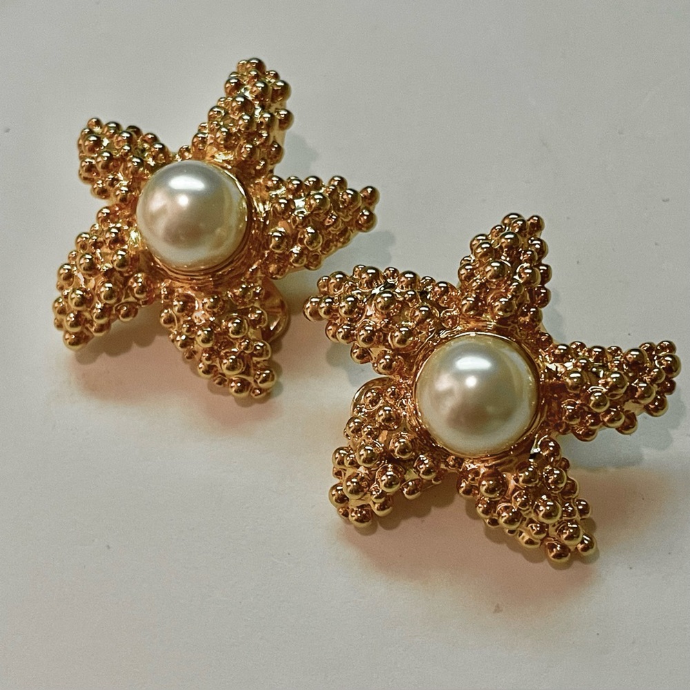 Vintage Kenneth Jay Lane Pearl & Gold Starfish Clip Earrings